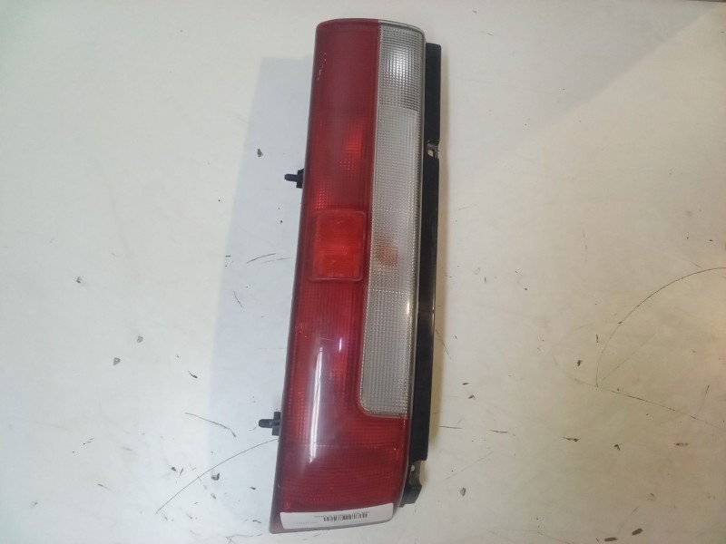 Recambio de piloto trasero derecho para suzuki swift ii hatchback (ea, ma) 1.3 (sf413, ab35) referencia OEM IAM   