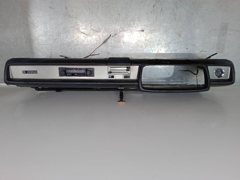 Recambio de salpicadero para renault 12 variable (117_, 133_) 1.3 (1170) referencia OEM IAM    Recambio de salpicadero para renault 12 variable (117_, 133_) 1.3 (1170) referencia OEM IAM