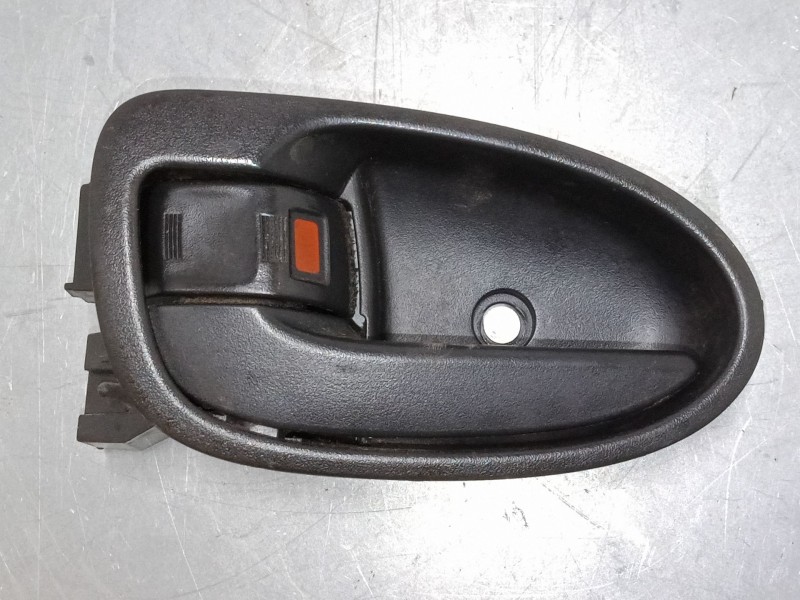 Recambio de maneta interior puerta delantera derecha para toyota yaris (_p9_) 1.4 d-4d (nlp90_) referencia OEM IAM    Recambio de maneta interior puerta delantera derecha para toyota yaris (_p9_) 1.4 d-4d (nlp90_) referencia OEM IAM