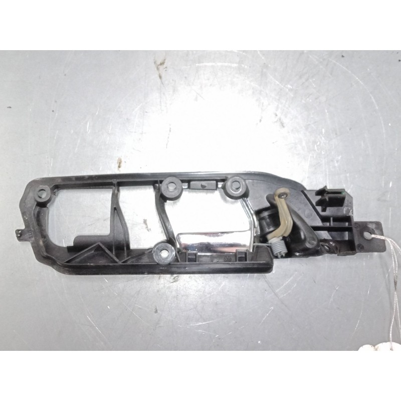 Recambio de maneta interior delantera izquierda para volkswagen polo iv (9n_, 9a_) 1.4 16v referencia OEM IAM    Recambio de maneta interior delantera izquierda para volkswagen polo iv (9n_, 9a_) 1.4 16v referencia OEM IAM