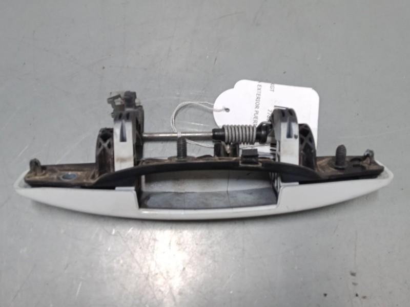 Recambio de maneta exterior puerta trasera izquierda para dacia lodgy (js_) 1.5 dci referencia OEM IAM    Recambio de maneta exterior puerta trasera izquierda para dacia lodgy (js_) 1.5 dci referencia OEM IAM