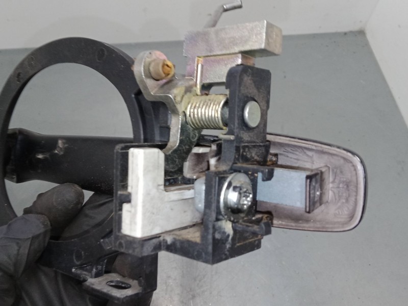 Recambio de maneta exterior puerta trasera izquierda para mitsubishi lancer viii (cy_a, cz_a) 1.5 referencia OEM IAM   