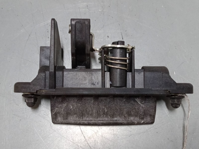 Recambio de maneta exterior porton para mazda 3 (bk) 1.6 di turbo referencia OEM IAM    Recambio de maneta exterior porton para mazda 3 (bk) 1.6 di turbo referencia OEM IAM