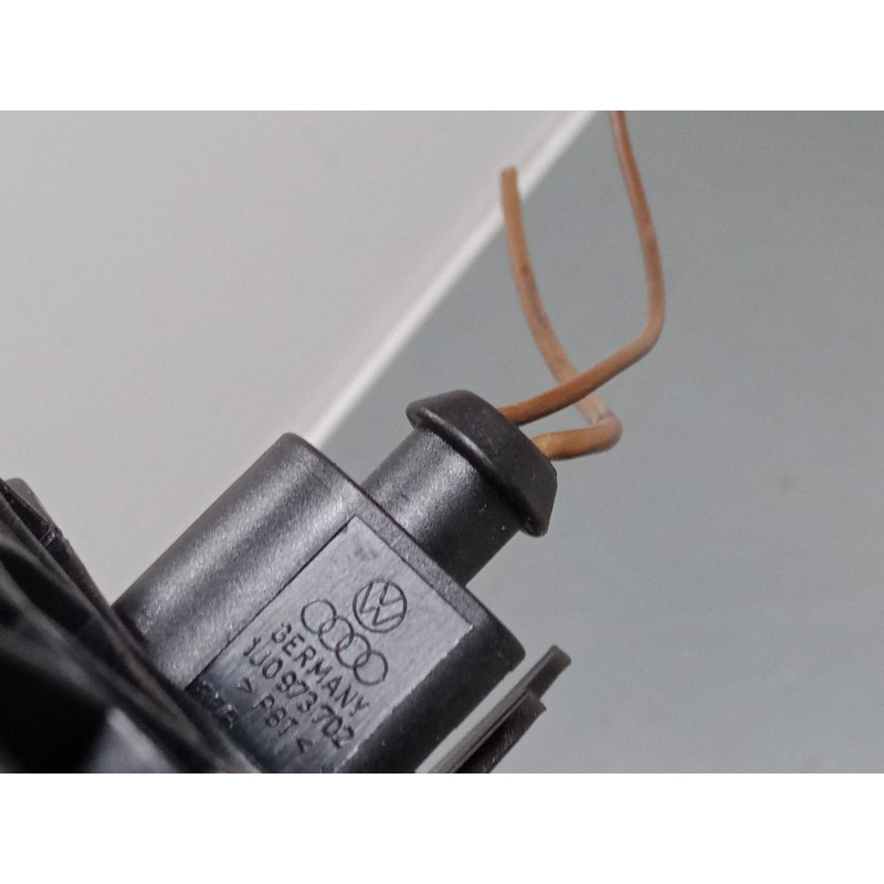 Recambio de maneta exterior electrica porton para volkswagen passat b6 (3c2) 2.0 tdi referencia OEM IAM    Recambio de maneta exterior electrica porton para volkswagen passat b6 (3c2) 2.0 tdi referencia OEM IAM