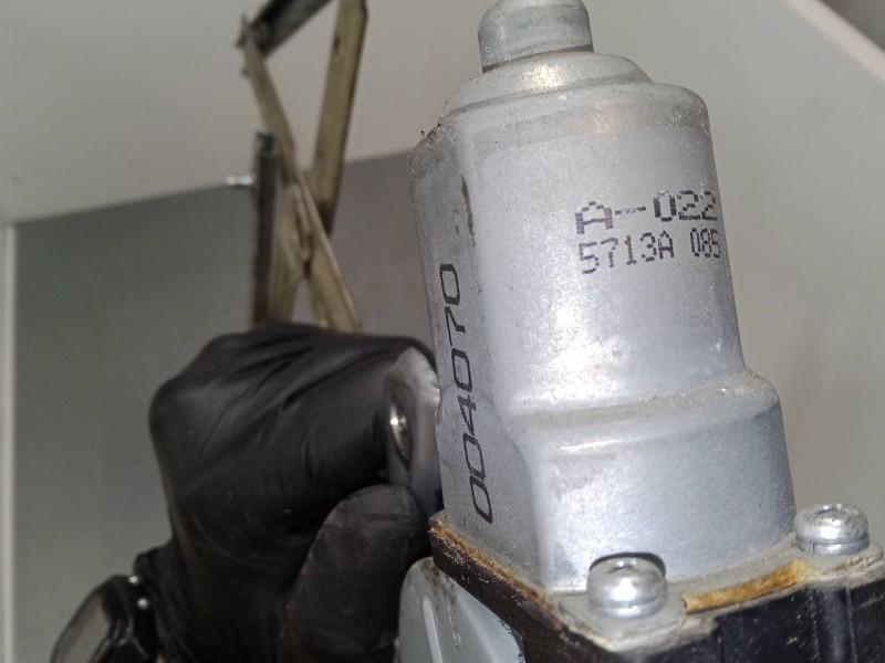 Recambio de elevalunas electrico delantero izquierdo para mitsubishi lancer viii (cy_a, cz_a) 1.5 referencia OEM IAM   