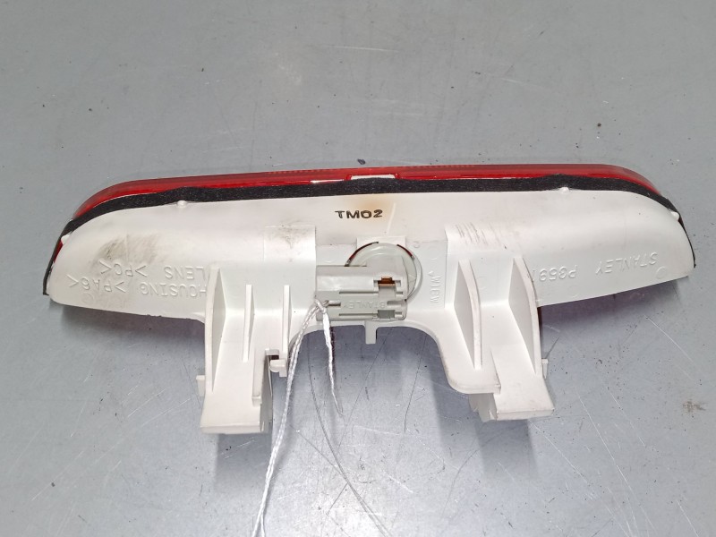 Recambio de luz central de freno para mazda 3 (bk) 1.6 di turbo referencia OEM IAM    Recambio de luz central de freno para mazda 3 (bk) 1.6 di turbo referencia OEM IAM