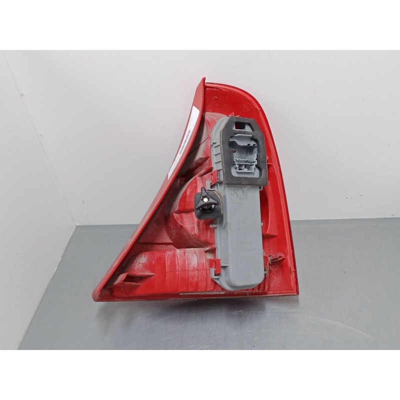 Recambio de piloto trasero izquierdo para renault clio ii (bb_, cb_) 1.2 (bb0a, bb0f, bb10, bb1k, bb28, bb2d, bb2h, cb0a,... ref