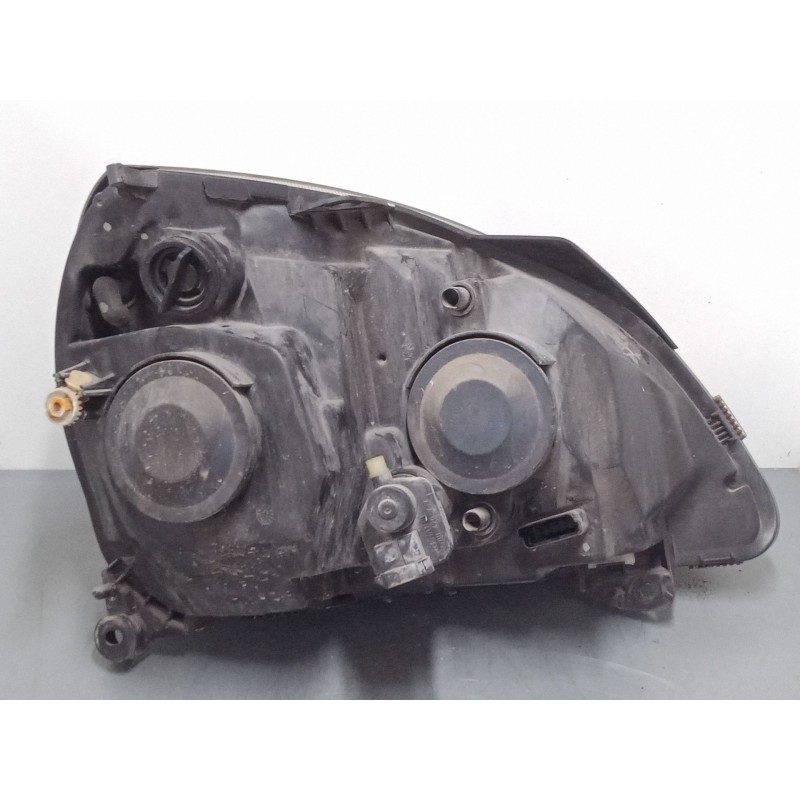 Recambio de faro izquierdo para renault clio ii (bb_, cb_) 1.2 (bb0a, bb0f, bb10, bb1k, bb28, bb2d, bb2h, cb0a,... referencia OE Recambio de faro izquierdo para renault clio ii (bb_, cb_) 1.2 (bb0a, bb0f, bb10, bb1k, bb28, bb2d, bb2h, cb0a,... referencia OE