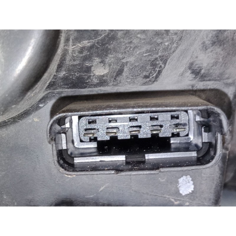 Recambio de faro izquierdo para renault clio ii (bb_, cb_) 1.2 (bb0a, bb0f, bb10, bb1k, bb28, bb2d, bb2h, cb0a,... referencia OE Recambio de faro izquierdo para renault clio ii (bb_, cb_) 1.2 (bb0a, bb0f, bb10, bb1k, bb28, bb2d, bb2h, cb0a,... referencia OE