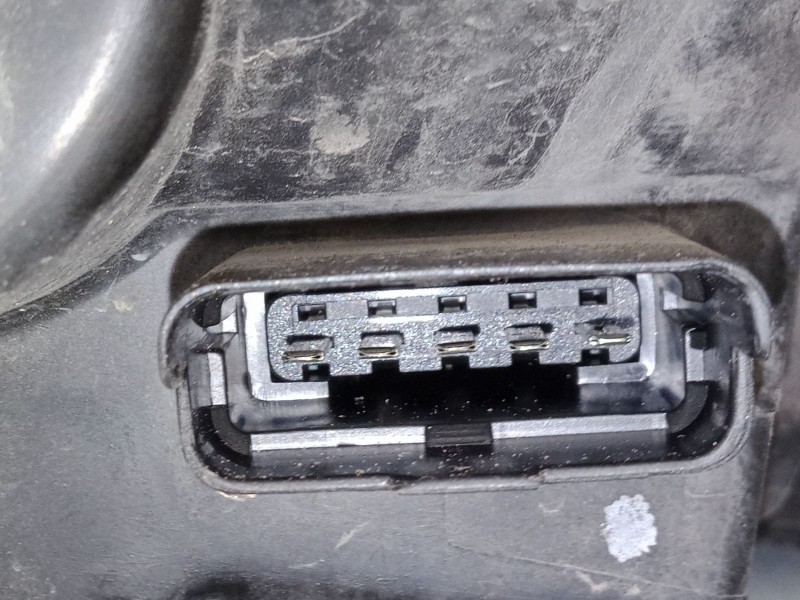 Recambio de faro izquierdo para renault clio ii (bb_, cb_) 1.2 (bb0a, bb0f, bb10, bb1k, bb28, bb2d, bb2h, cb0a,... referencia OE Recambio de faro izquierdo para renault clio ii (bb_, cb_) 1.2 (bb0a, bb0f, bb10, bb1k, bb28, bb2d, bb2h, cb0a,... referencia OE