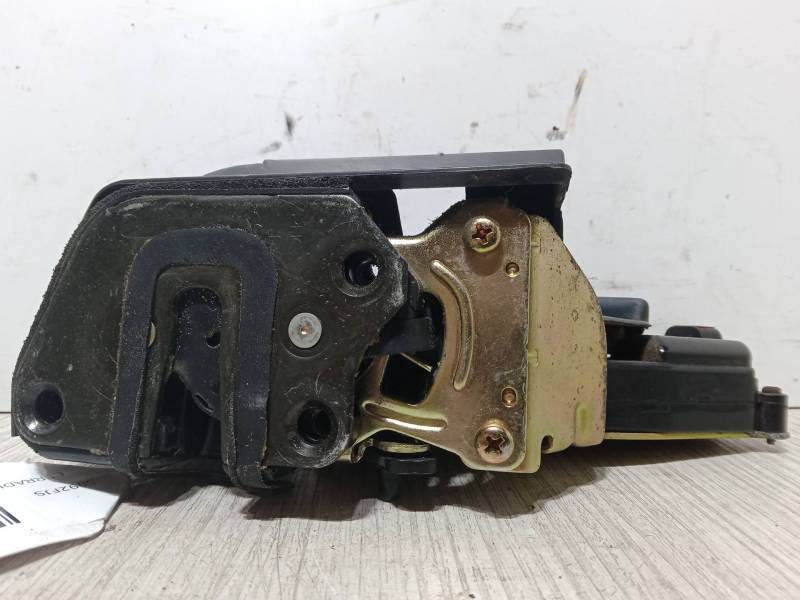 CERRADURA PUERTA TRASERA DERECHA 