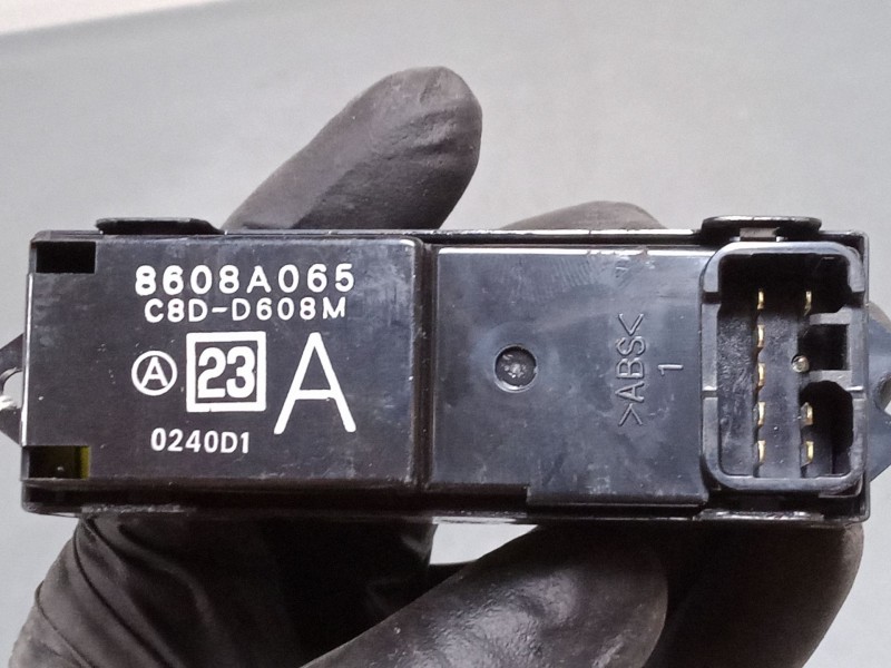 Recambio de mando elevalunas delantero derecho para mitsubishi lancer viii (cy_a, cz_a) 1.5 referencia OEM IAM   