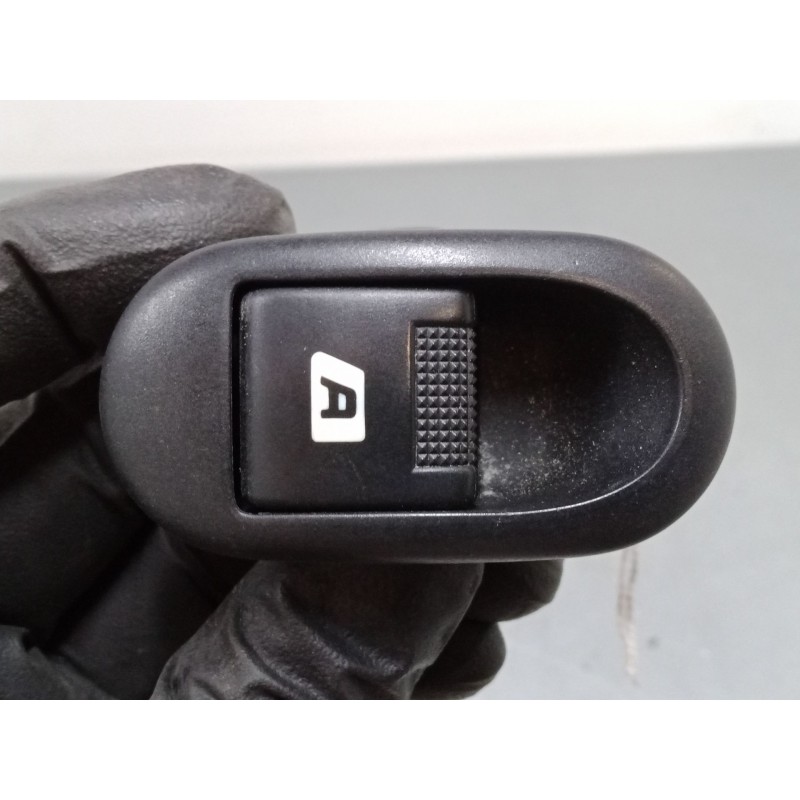 Recambio de mando elevalunas delantero derecho para citroën c3 i (fc_, fn_) 1.4 hdi referencia OEM IAM   