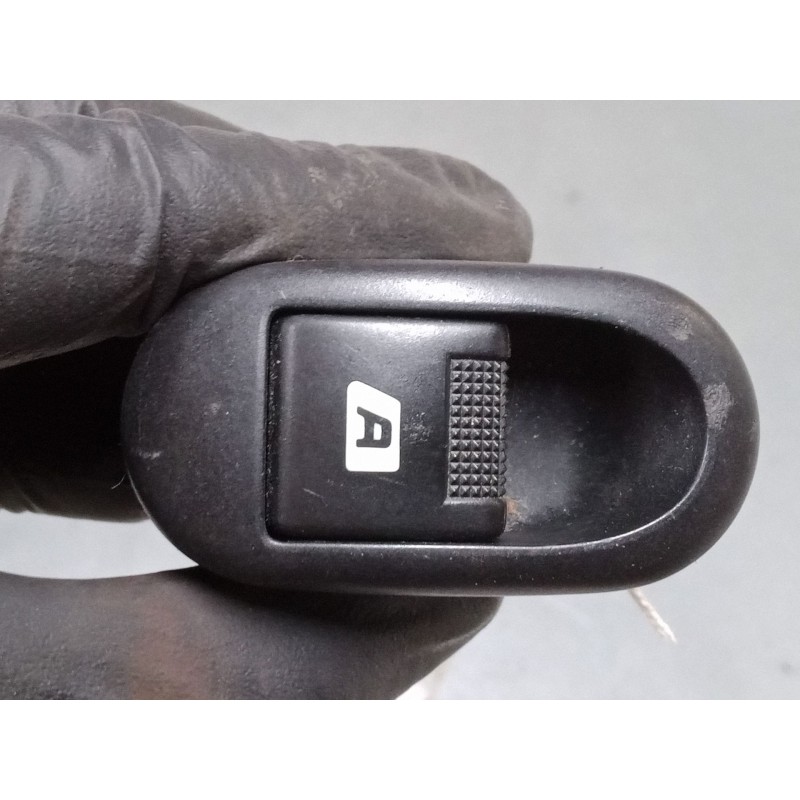 Recambio de mando elevalunas delantero izquierdo para citroën c3 i (fc_, fn_) 1.4 hdi referencia OEM IAM   