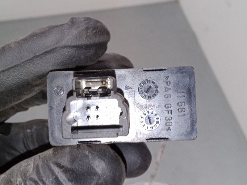 Recambio de mando elevalunas delantero derecho para peugeot 407 (6d_) 1.6 hdi 110 (6d9hzc, 6d9hyc) referencia OEM IAM   