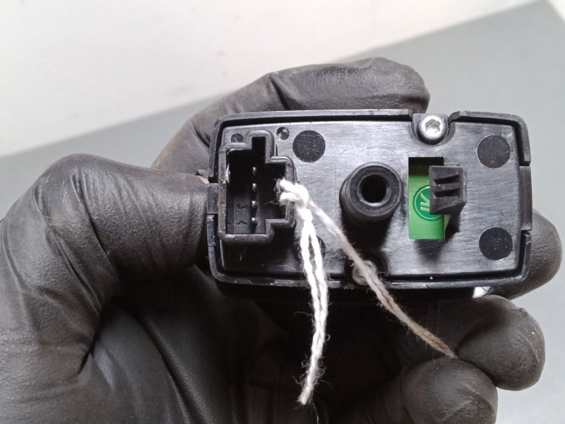 Recambio de mando elevalunas trasero izquierdo para mercedes-benz clase a (w169) a 180 cdi (169.007, 169.307) referencia OEM IAM