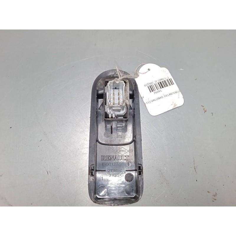Recambio de mando elevalunas delantero derecho para renault scénic ii (jm0/1_) 2.0 (jm05, jm0u, jm1n, jm1u, jm2v) referencia OEM Recambio de mando elevalunas delantero derecho para renault scénic ii (jm0/1_) 2.0 (jm05, jm0u, jm1n, jm1u, jm2v) referencia OEM