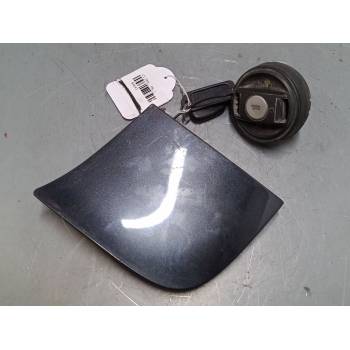 TAPA EXTERIOR COMBUSTIBLE CON TAPON Y LLAVE 