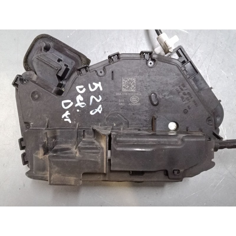 Recambio de cerradura puerta delantera derecha para skoda superb iii station wagon (3v5) 2.0 tdi referencia OEM IAM    Recambio de cerradura puerta delantera derecha para skoda superb iii station wagon (3v5) 2.0 tdi referencia OEM IAM