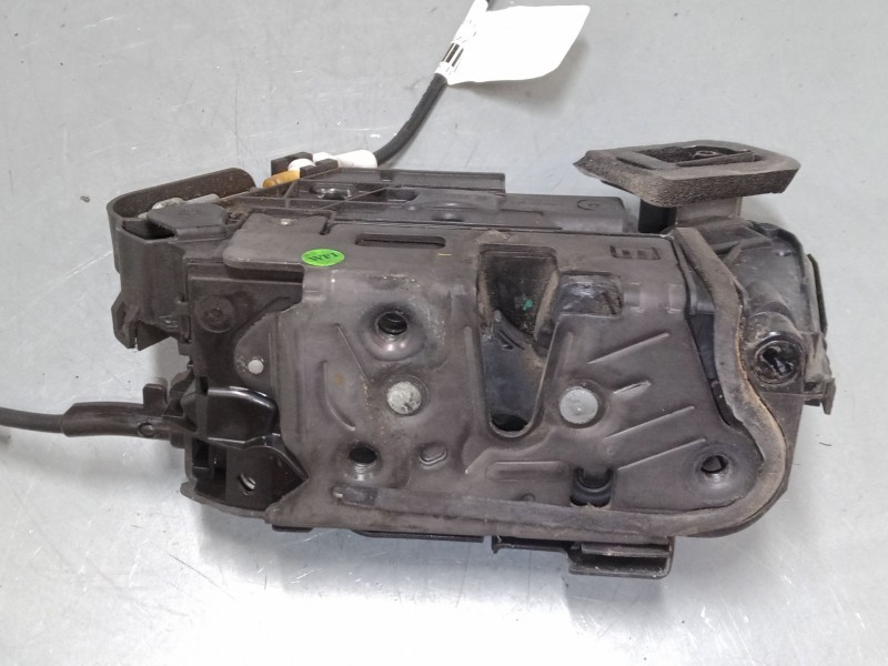 Recambio de cerradura puerta delantera derecha para skoda superb iii station wagon (3v5) 2.0 tdi referencia OEM IAM    Recambio de cerradura puerta delantera derecha para skoda superb iii station wagon (3v5) 2.0 tdi referencia OEM IAM