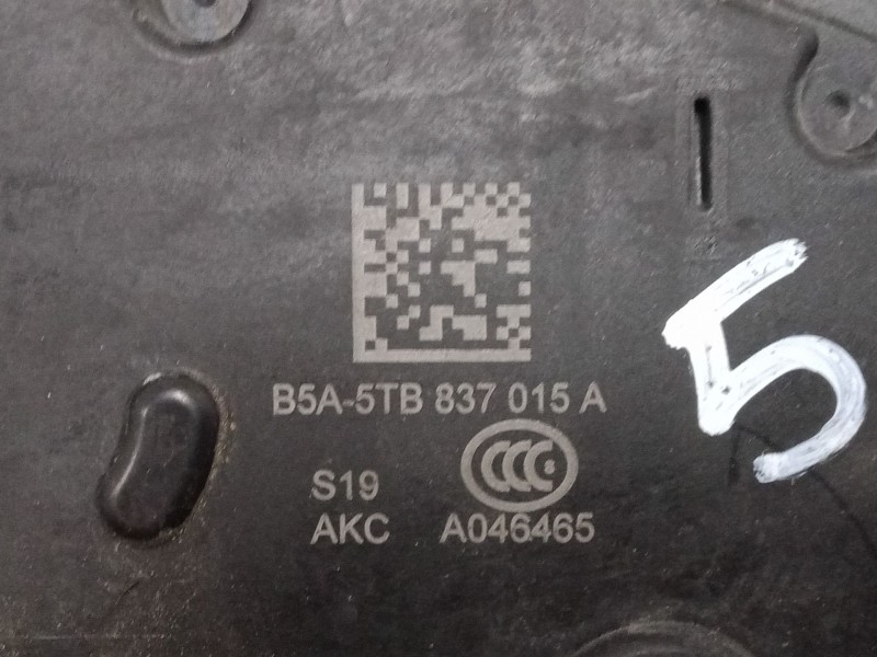 Recambio de cerradura puerta delantera izquierda para skoda superb iii station wagon (3v5) 2.0 tdi referencia OEM IAM    Recambio de cerradura puerta delantera izquierda para skoda superb iii station wagon (3v5) 2.0 tdi referencia OEM IAM