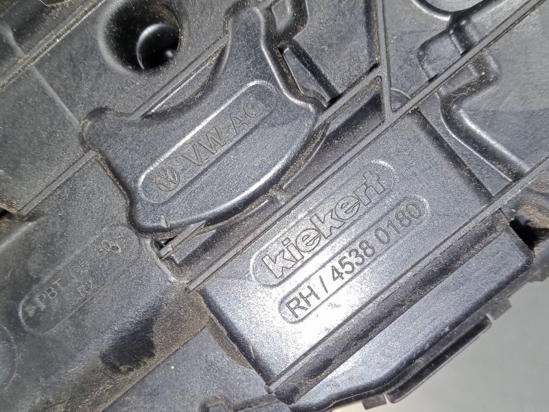 Recambio de cerradura puerta trasera derecha para skoda superb iii station wagon (3v5) 2.0 tdi referencia OEM IAM    Recambio de cerradura puerta trasera derecha para skoda superb iii station wagon (3v5) 2.0 tdi referencia OEM IAM