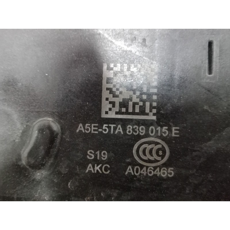 Recambio de cerradura puerta trasera izquierda para skoda superb iii station wagon (3v5) 2.0 tdi referencia OEM IAM    Recambio de cerradura puerta trasera izquierda para skoda superb iii station wagon (3v5) 2.0 tdi referencia OEM IAM