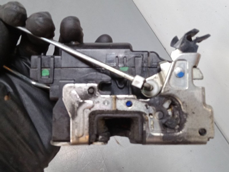 Recambio de cerradura puerta delantera derecha para dacia lodgy (js_) 1.5 dci referencia OEM IAM    Recambio de cerradura puerta delantera derecha para dacia lodgy (js_) 1.5 dci referencia OEM IAM