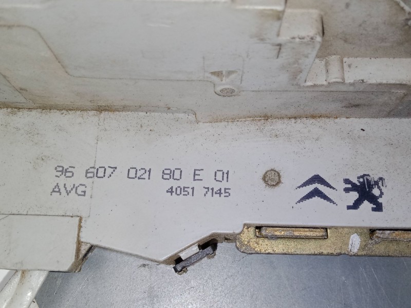 Recambio de cerradura puerta delantera derecha para peugeot 407 coupé (6c_) 2.2 16v referencia OEM IAM    Recambio de cerradura puerta delantera derecha para peugeot 407 coupé (6c_) 2.2 16v referencia OEM IAM