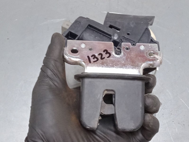 Recambio de cerradura maletero / porton para volkswagen passat b6 (3c2) 2.0 tdi referencia OEM IAM    Recambio de cerradura maletero / porton para volkswagen passat b6 (3c2) 2.0 tdi referencia OEM IAM