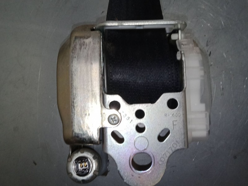 Recambio de cinturon seguridad delantero derecho para peugeot 107 (pm_, pn_) 1.0 referencia OEM IAM    Recambio de cinturon seguridad delantero derecho para peugeot 107 (pm_, pn_) 1.0 referencia OEM IAM