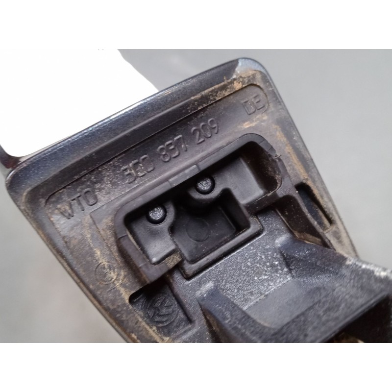 Recambio de maneta exterior puerta trasera izquierda para volkswagen passat b6 variant (3c5) 2.0 tdi referencia OEM IAM    Recambio de maneta exterior puerta trasera izquierda para volkswagen passat b6 variant (3c5) 2.0 tdi referencia OEM IAM