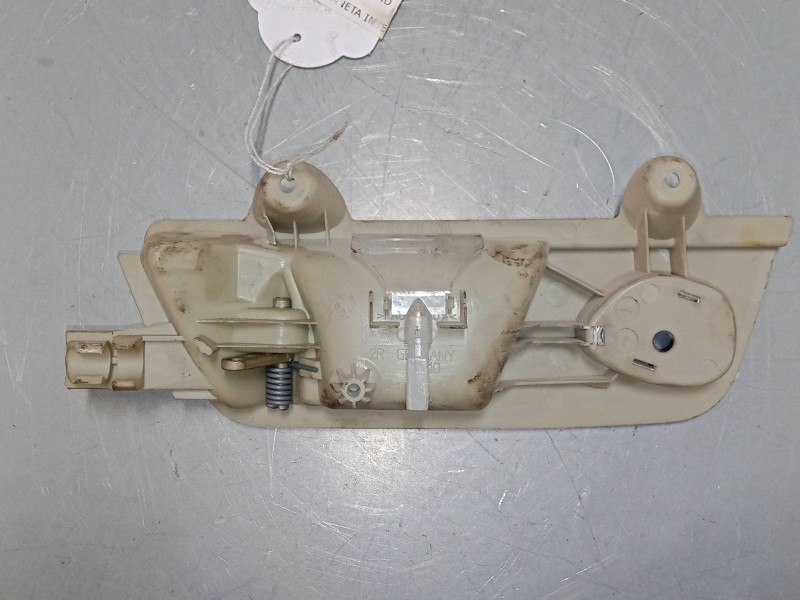 Recambio de maneta interior puerta delantera derecha para audi a4 b6 (8e2) 2.0 referencia OEM IAM    Recambio de maneta interior puerta delantera derecha para audi a4 b6 (8e2) 2.0 referencia OEM IAM