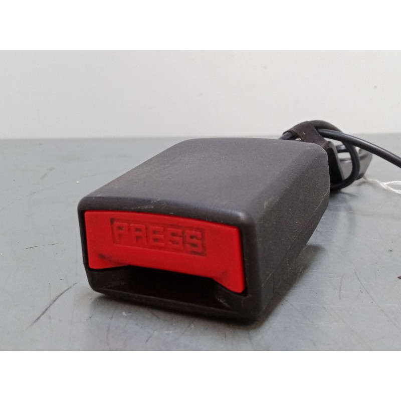 Recambio de anclaje cinturon delantero izquierdo para citroën c4 picasso i monospace (ud_) 1.8 i 16v referencia OEM IAM 96549728