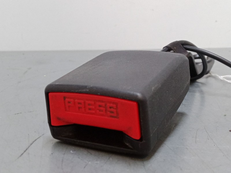 Recambio de anclaje cinturon delantero izquierdo para citroën c4 picasso i monospace (ud_) 1.8 i 16v referencia OEM IAM 96549728