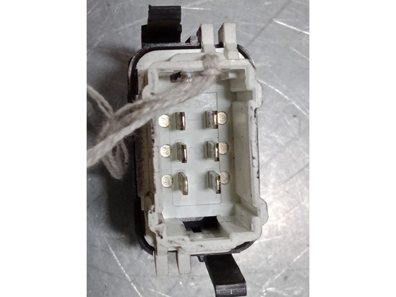 Recambio de mando elevalunas delantero derecho para renault clio ii (bb_, cb_) 1.2 (bb0a, bb0f, bb10, bb1k, bb28, bb2d, bb2h, cb Recambio de mando elevalunas delantero derecho para renault clio ii (bb_, cb_) 1.2 (bb0a, bb0f, bb10, bb1k, bb28, bb2d, bb2h, cb