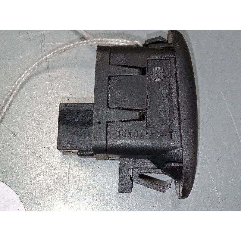Recambio de mando elevalunas delantero derecho para citroën c3 i (fc_, fn_) 1.1 i referencia OEM IAM 96401469XT   Recambio de mando elevalunas delantero derecho para citroën c3 i (fc_, fn_) 1.1 i referencia OEM IAM 96401469XT