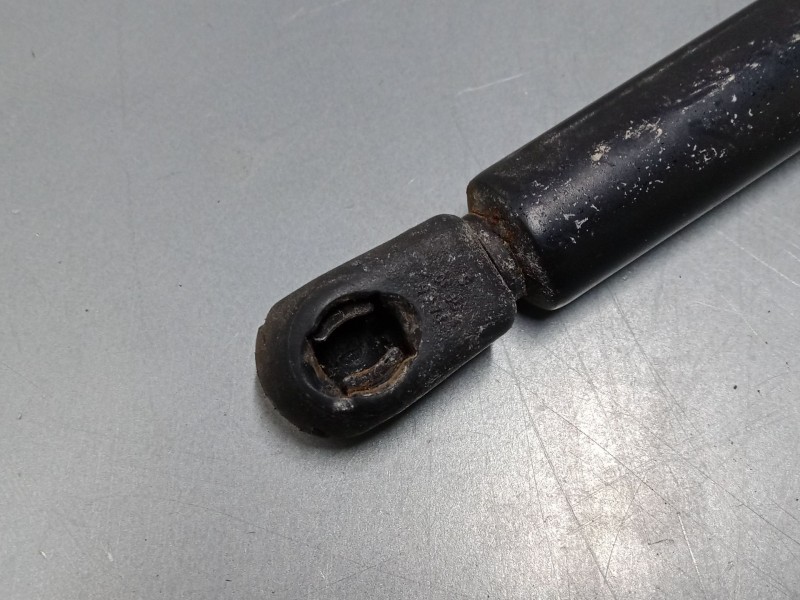 Recambio de amortiguadores capo para opel astra h (a04) 1.7 cdti (l48) referencia OEM IAM   