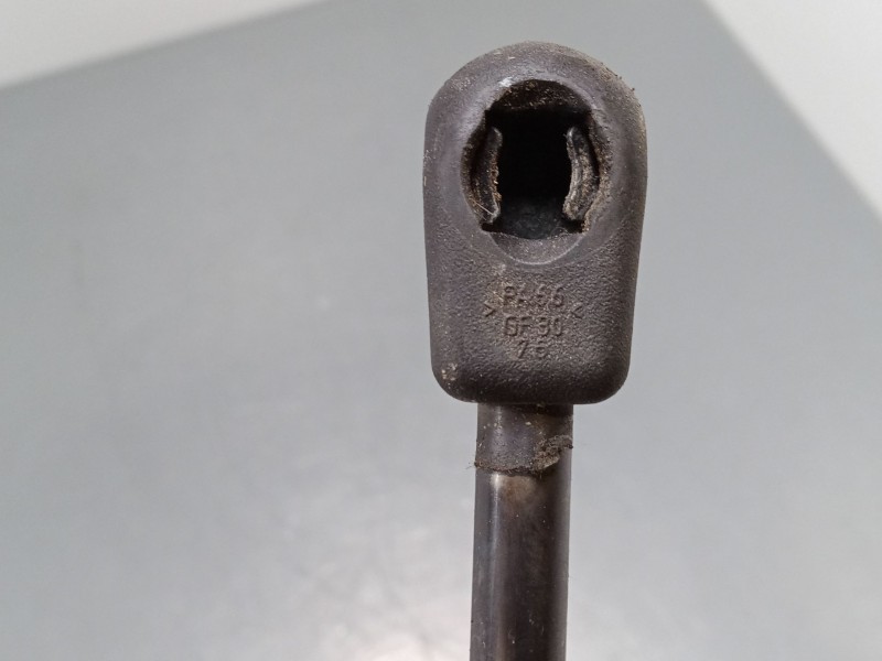 Recambio de amortiguadores capo para opel astra h (a04) 1.7 cdti (l48) referencia OEM IAM   