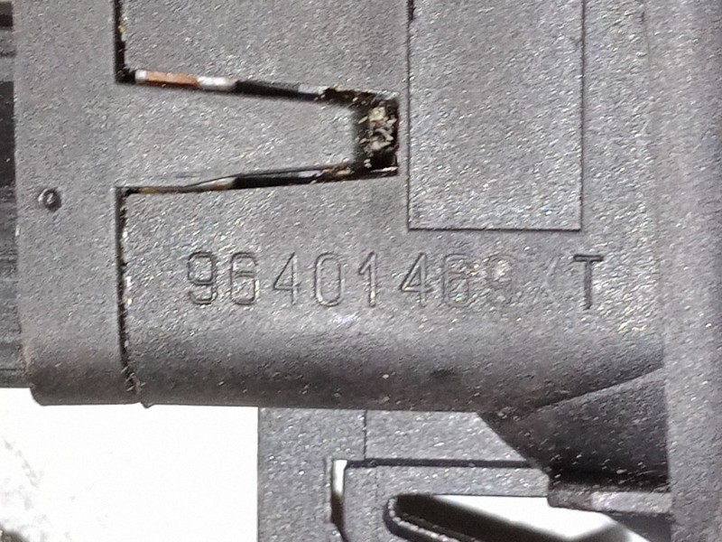 Recambio de mando elevalunas delantero izquierdo para citroën c3 i (fc_, fn_) 1.1 i referencia OEM IAM 96401469T  