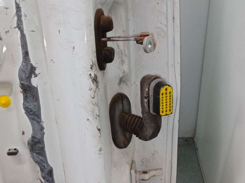 Recambio de puerta delantera izquierda para renault kangoo (kc0/1_) 1.5 dci (kc08, kc09) referencia OEM IAM    Recambio de puerta delantera izquierda para renault kangoo (kc0/1_) 1.5 dci (kc08, kc09) referencia OEM IAM