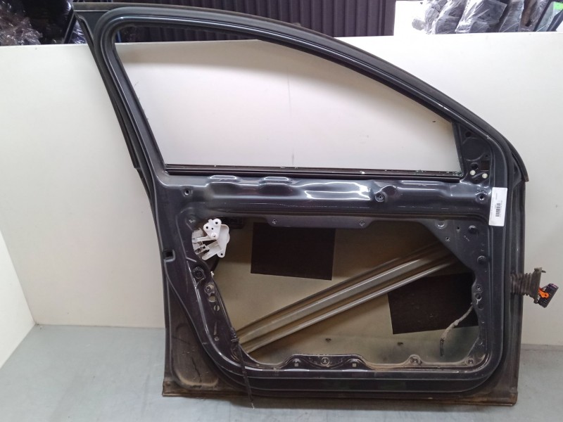Recambio de puerta delantera izquierda para volkswagen passat b6 variant (3c5) 2.0 tdi referencia OEM IAM    Recambio de puerta delantera izquierda para volkswagen passat b6 variant (3c5) 2.0 tdi referencia OEM IAM