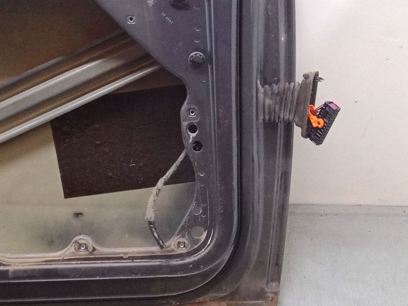 Recambio de puerta delantera izquierda para volkswagen passat b6 variant (3c5) 2.0 tdi referencia OEM IAM    Recambio de puerta delantera izquierda para volkswagen passat b6 variant (3c5) 2.0 tdi referencia OEM IAM