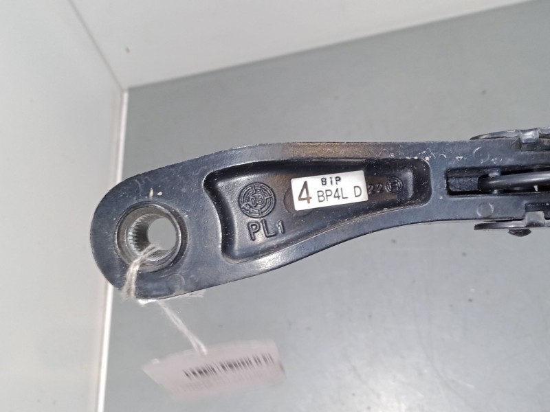 Recambio de brazo limpia delantero derecho para mazda 3 (bk) 1.6 di turbo referencia OEM IAM    Recambio de brazo limpia delantero derecho para mazda 3 (bk) 1.6 di turbo referencia OEM IAM