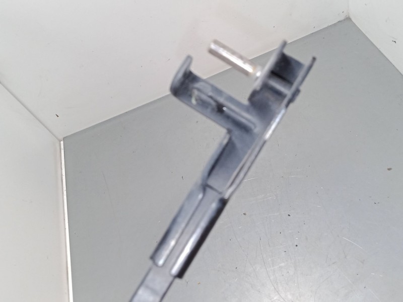 Recambio de brazo limpia delantero derecho para mazda 3 (bk) 1.6 di turbo referencia OEM IAM    Recambio de brazo limpia delantero derecho para mazda 3 (bk) 1.6 di turbo referencia OEM IAM