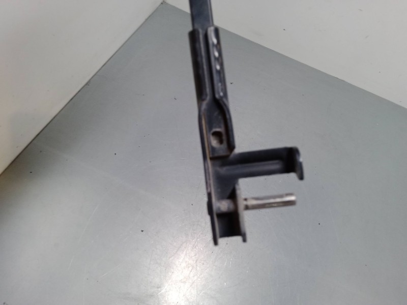 Recambio de brazo limpia delantero izquierdo para opel astra h (a04) 1.6 (l48) referencia OEM IAM    Recambio de brazo limpia delantero izquierdo para opel astra h (a04) 1.6 (l48) referencia OEM IAM