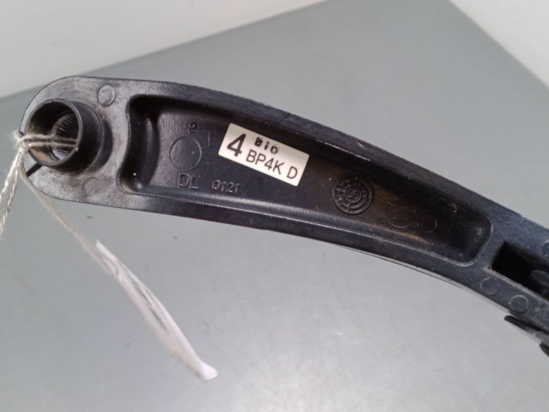 Recambio de brazo limpia delantero izquierdo para mazda 3 (bk) 1.6 di turbo referencia OEM IAM    Recambio de brazo limpia delantero izquierdo para mazda 3 (bk) 1.6 di turbo referencia OEM IAM