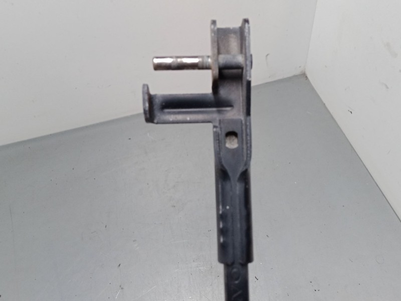 Recambio de brazo limpia delantero izquierdo para volvo v50 (545) 2.4 referencia OEM IAM   