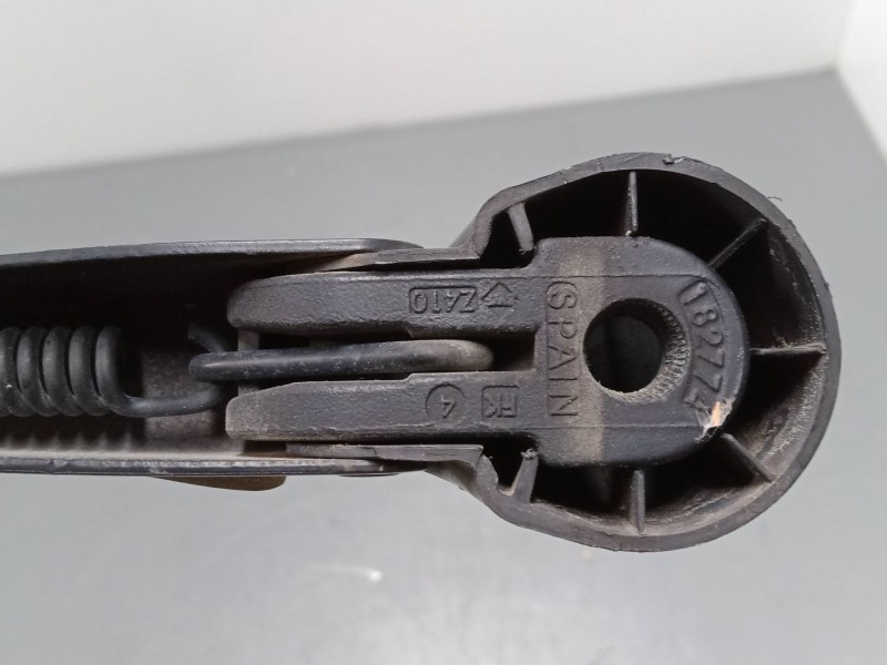 Recambio de brazo limpia trasero para citroën xsara (n1) 2.0 hdi 90 referencia OEM IAM    Recambio de brazo limpia trasero para citroën xsara (n1) 2.0 hdi 90 referencia OEM IAM