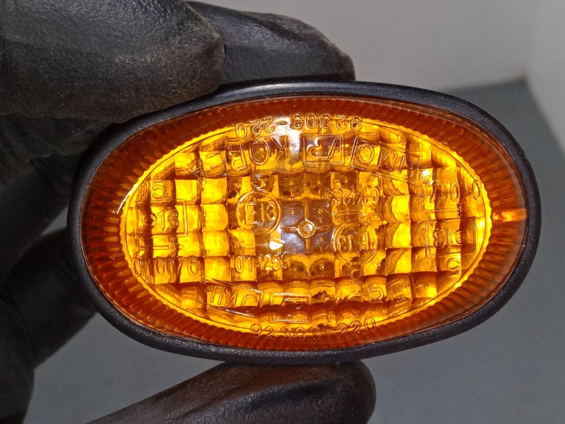 Recambio de intermitente lateral izquierdo para hyundai atos (mx) 1.0 i referencia OEM IAM   